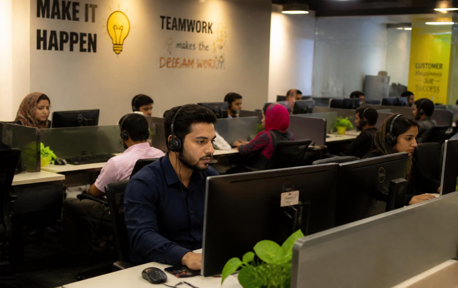 ZilleX Growth SDR floor with sales team on live calls